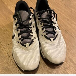 Nike Men's Alpha Trainer 5Black and Gray Athletic Shoes size 11